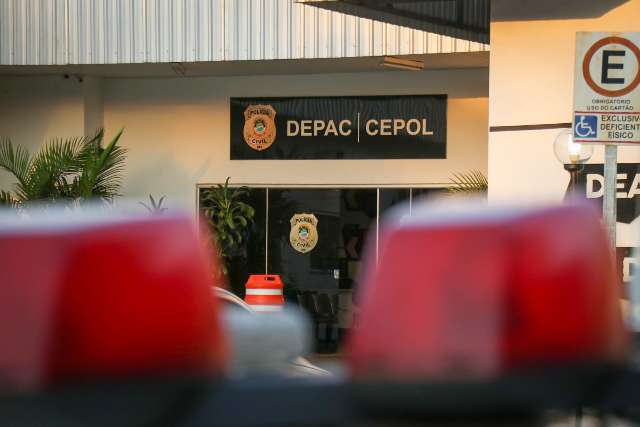 Dupla &eacute; presa durante venda de R$ 100 mil em coca&iacute;na