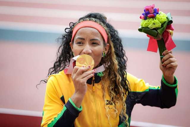 Silv&acirc;nia Costa conquista mais um ouro para MS nas Paralimp&iacute;adas