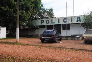 Morador de s&iacute;tio encontra homem morto em rio de Rochedo