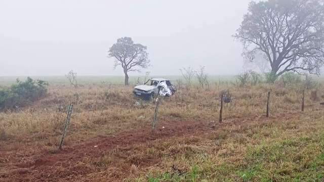 Motorista morre, ap&oacute;s perder controle da dire&ccedil;&atilde;o e capotar Uno