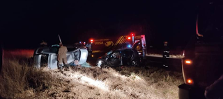 Acidente entre dois carros matou pai e filho. (Foto: Rio Pardo News)