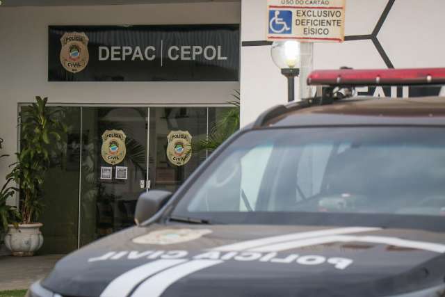 Homem &eacute; esfaqueado no peito ao reagir a assalto e lutar com bandidos