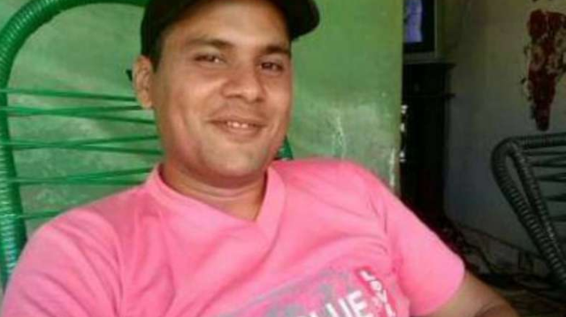 Mec&acirc;nico morre ap&oacute;s ser sugado por m&aacute;quina de fazer hamb&uacute;rguer 