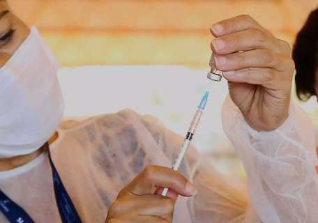 Com mais 5 mil vacinas para reforço, MS libera 3ª dose a pessoas de 70 anos