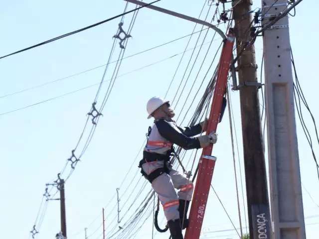 Cliente consegue anular conta de luz de R$ 727 e ganha indeniza&ccedil;&atilde;o de R$ 4 mil 