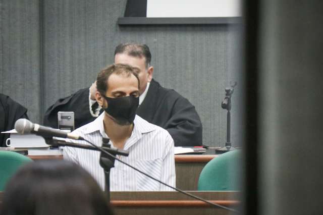 Jovem que matou pai com tiro &quot;acidental&quot; &eacute; absolvido, mas deve fazer tratamento