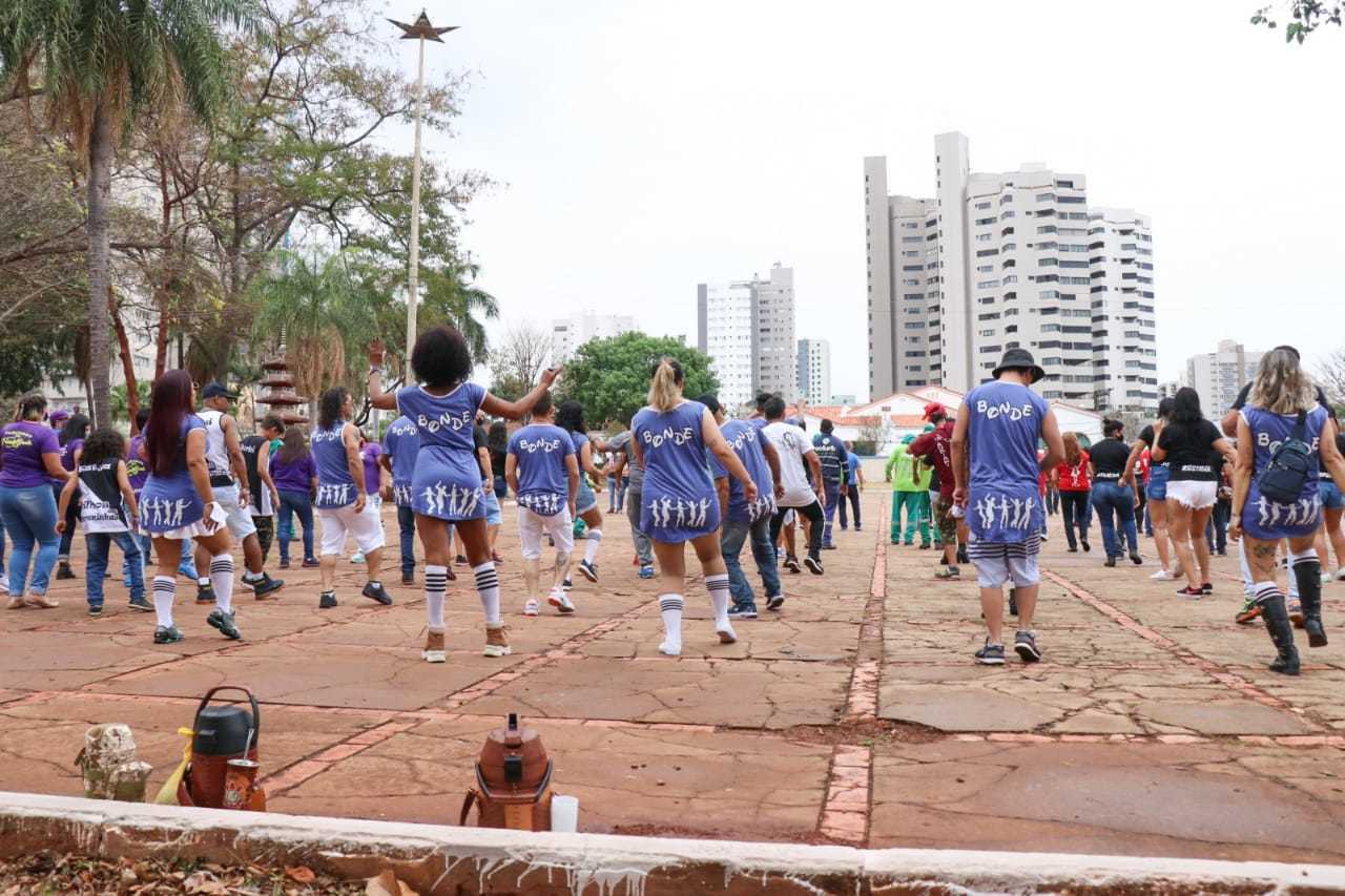 Evento teve grupos de passinho e flashback na Praça do Rádio. (Foto: Arquivo/Henrique Kawaminami)