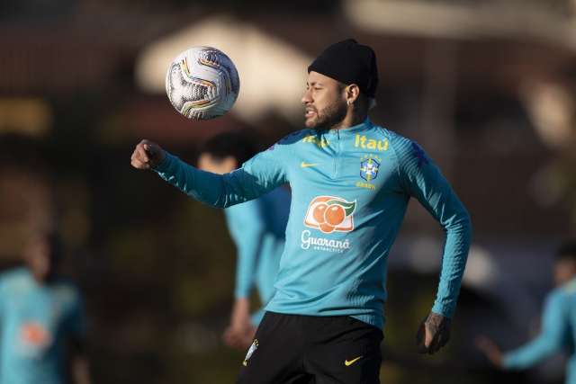 Com mist&eacute;rio na escala&ccedil;&atilde;o, Brasil vai ao Chile pelas Eliminat&oacute;rias da Copa