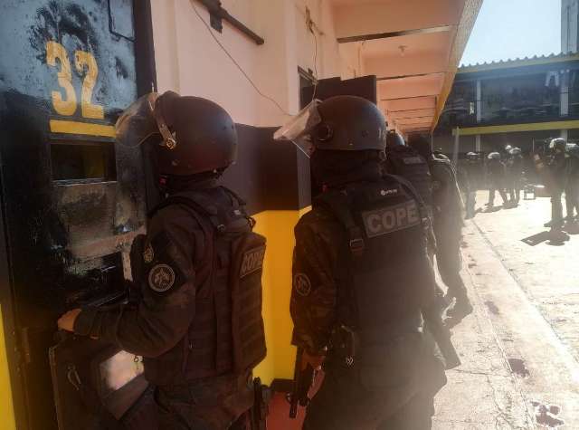 Grupo de elite detona granada encontrada dentro de pavilh&atilde;o de rivais do PCC