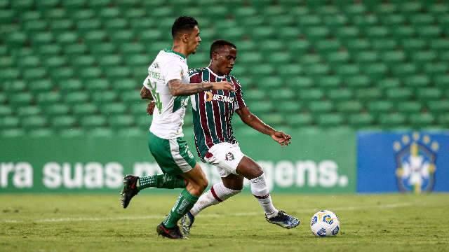 Com direito a gol contra, duelo entre Fluminense e Juventude termina em empate