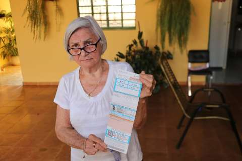 “Nossa senhora”, diz moradora ao entender quanto vai pagar na luz com nova taxa