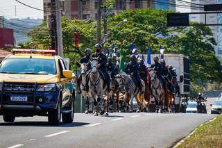 Desfile simbólico feito pela PM, que aconteceu no último 7 de Setembro, em 2020. (Foto: Henrique Kawaminami/Arquivo)