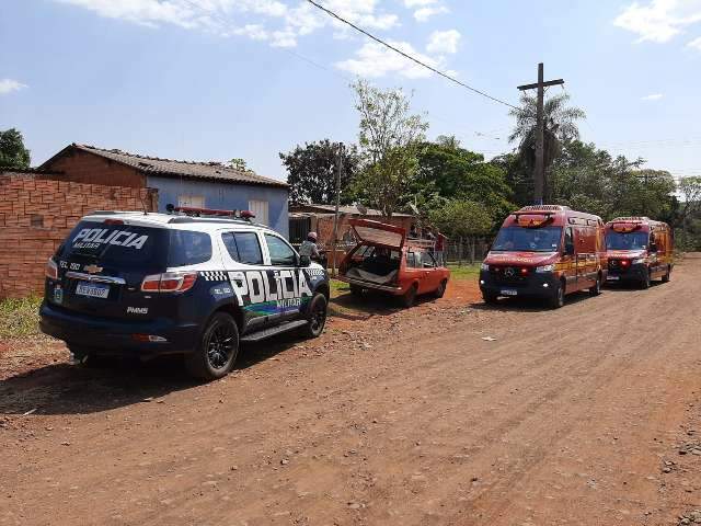 Jovem invade casa para se esconder, mas &eacute; perseguido e morto a facadas