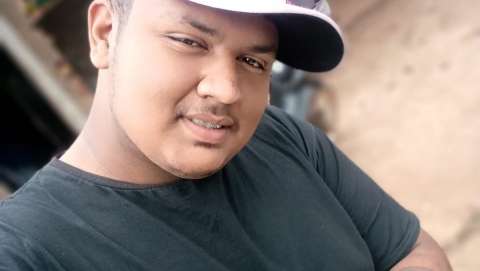 Choque &quot;ca&ccedil;a&quot; suspeito de matar homem com facada no pesco&ccedil;o