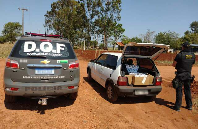 Trio &eacute; flagrado com roupas, ess&ecirc;ncias de narguil&eacute; e cigarros contrabandeados  