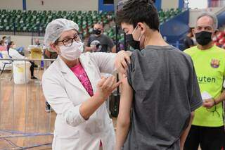Na Capital, mais de 40 mil jovens foram imunizados. (Foto: Kísie Ainoã/Arquivo)