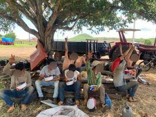 Trabalhadores resgatados na Fazenda Salto. (Foto: Divulgação/MPT-MS) 
