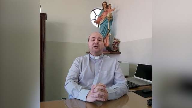 Padre fala em &quot;comunismo&quot; ao convocar carreata rumo ao Ex&eacute;rcito