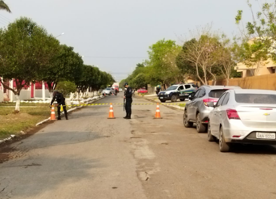 Ap&oacute;s adiamento, j&uacute;ri de casal que matou servidora tem at&eacute; rua interditada