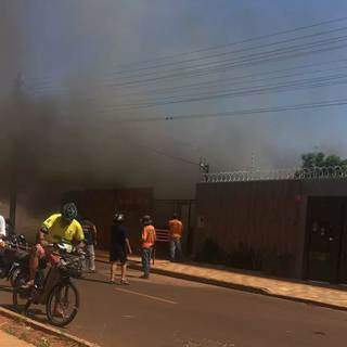 Moradora deixa ferro ligado e tem casa destru&iacute;da por inc&ecirc;ndio no Nova Lima