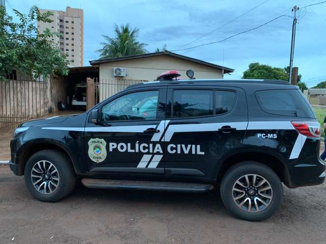 Motociclista de 34 anos morre ap&oacute;s colidir com caminh&atilde;o estacionado 