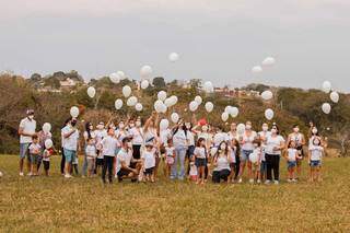 Amigos se reuniram no parque, onde prestaram última homenagem para Scharlene. (Foto: Nicolle Por Deus)