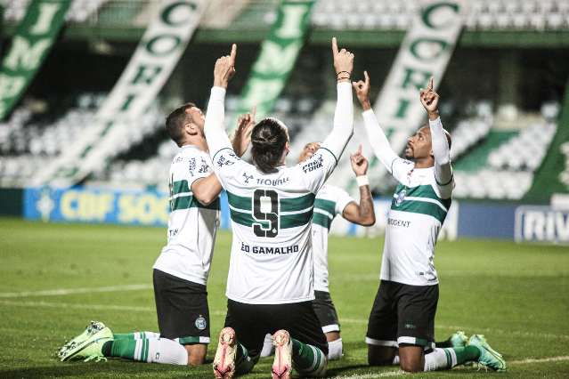 Coritiba vence o Brusque com goleada de 4 a 0 no Brasileir&atilde;o 