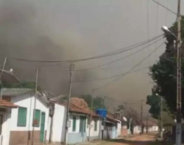 Com inc&ecirc;ndios no Pantanal, fuma&ccedil;a volta a cobrir casas