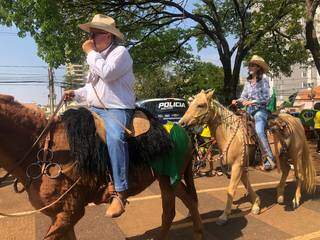 Manifestantes com 15 cavalos aderiram a passeata pró-Bolsonaro na manhã deste 7 de Setembro (Foto Cristiano Arruda)