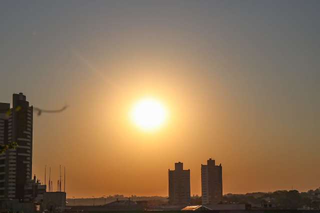 Feriado ser&aacute; de calor&atilde;o e tempo seco em todo o Estado