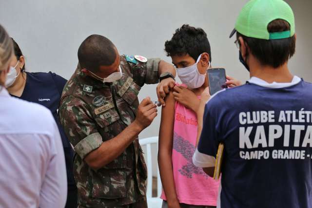 Campo Grande aplica doses contra covid em 38 locais nesta quarta-feira