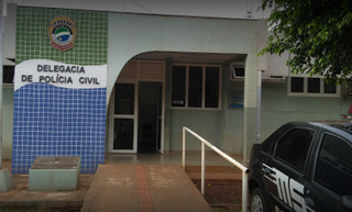 Fachada da Delegacia de Polícia Civil do município, distante 71 quilômetros de Campo Grande. (Foto: Google Street View)&nbsp;
