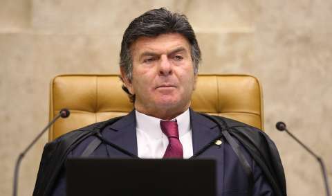 Desrespeitar decisão do STF é "crime de responsabilidade", alerta Luiz Fux