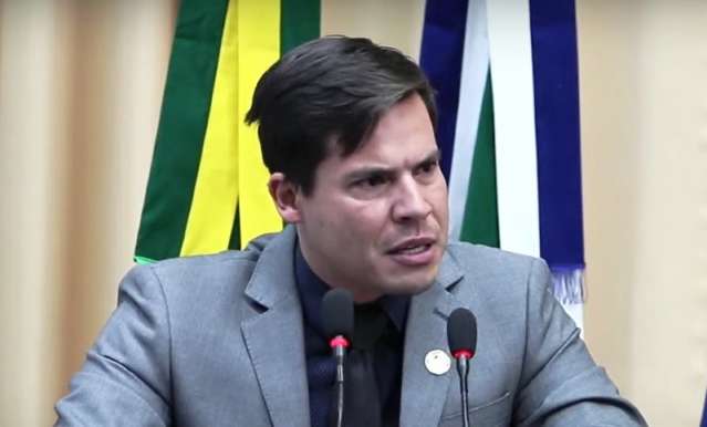 Advogado pede cassa&ccedil;&atilde;o de vereador preso por agredir noiva