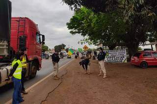 Nesta manhã, caminhoneiros fizeram manifestação em rodovias de Mato Grosso do Sul. (Foto: PRF)