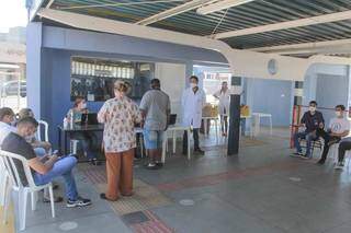 Vacinação itinerante no Terminal Bandeirantes. (Foto: Marcos Maluf)