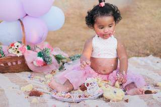 Pai vira pr&iacute;ncipe s&oacute; para dan&ccedil;ar valsa no primeiro anivers&aacute;rio da filha