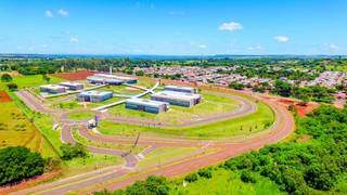 Vista aérea da UEMS, universidade que vai oferecer o curso de pós-graduação, na Capital. (Foto: Chico Ribeiro)