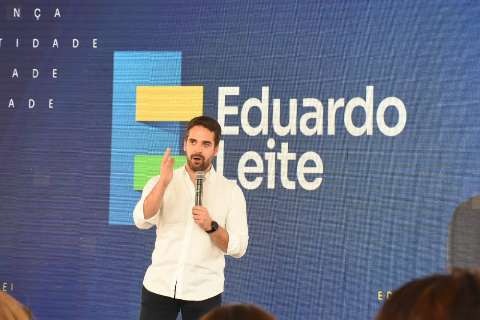 Discursando para tucanos, Eduardo Leite "convoca" governador de MS