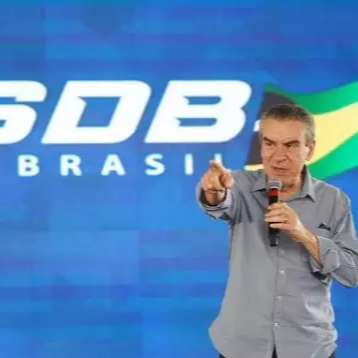 H&aacute; um ano das elei&ccedil;&otilde;es, PSDB faz novo convite de filia&ccedil;&atilde;o para Jamilson