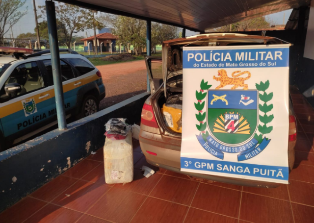 Motorista &eacute; flagrado com R$ 12 mil pe&ccedil;as de roupas trazidas do Paraguai
