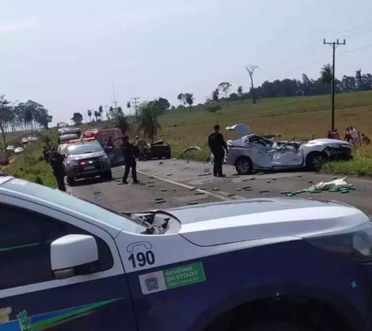 Duas pessoas morrem depois de acidente provocado por traficante em fuga 
