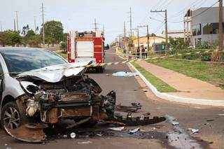 Citroen 3 destruído após o impacto. (Foto: Henrique Kawaminami)