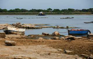 Rio Paraguai marca novo número negativo na régua que mede altura do nível da água 24h por dia (Foto Reuters)