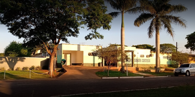  Jovem baleado &eacute; socorrido por testemunhas, mas morre em hospital 