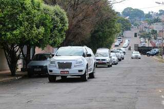 Cortejo reuniu cerca de 13 carros. (Foto: Kísie Ainoã)