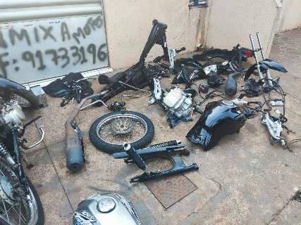 Polícia descobre casa onde funcionava desmanche de peças e motos furtadas