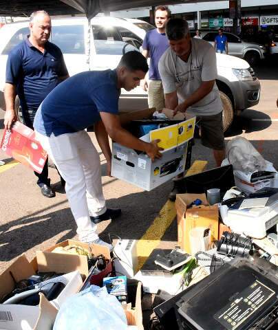 Lixo eletr&ocirc;nico poder&aacute; ser trocado por mudas de &aacute;rvores