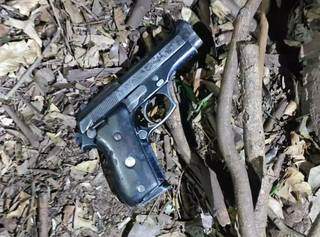 Arma encontrada com traficante baleado. (Foto: Divulgação, Bope)