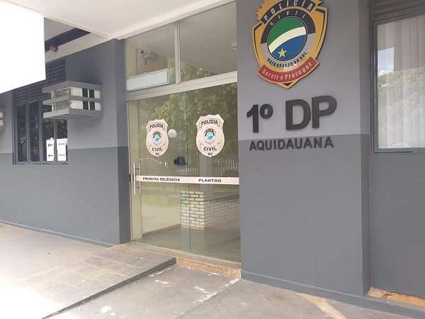 Pol&iacute;cia flagra crian&ccedil;a de 2 anos com drogas e prende servidora p&uacute;blica 